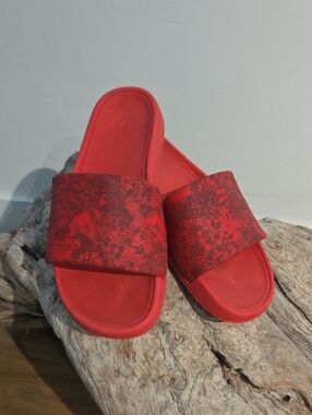 Team Canada Restfeel Women's Slide In Spicy Red/Cherry Pop/Dark Sport Red